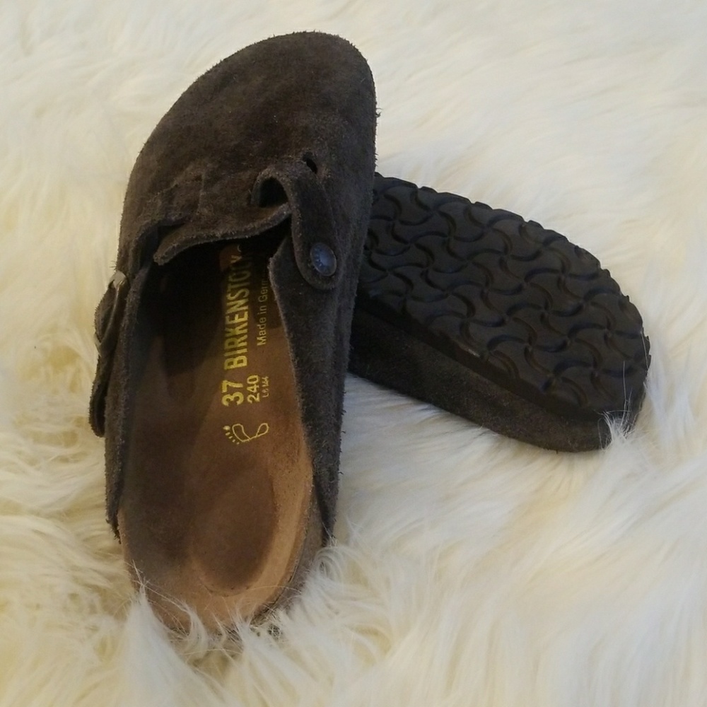 Birkenstock clogs. Never worn. Suede leather mocha